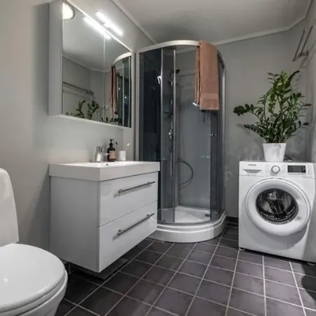 Central And Spacious In Apartment