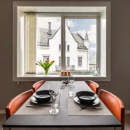 Central And Spacious In Ålesund
